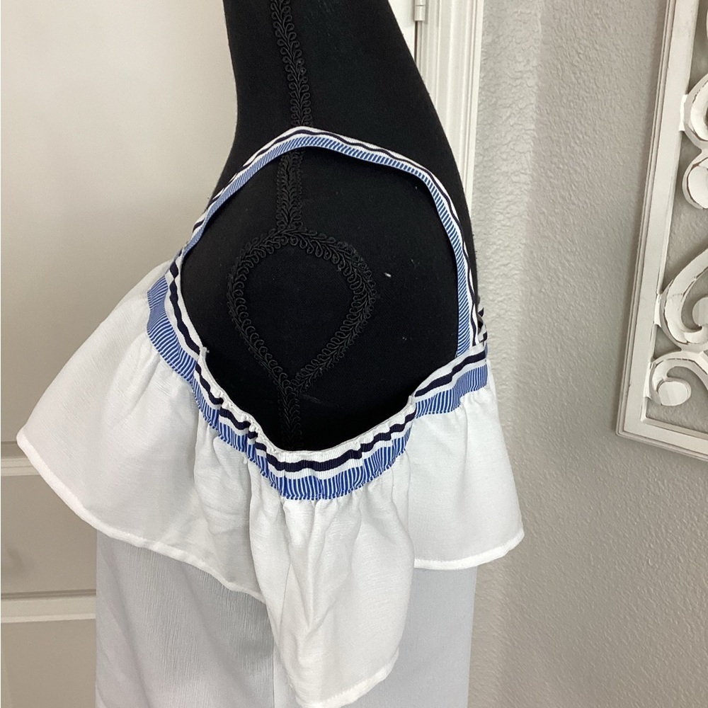 Multicolored Sleeveless Ruffled Blouse - Picture 4 of 5